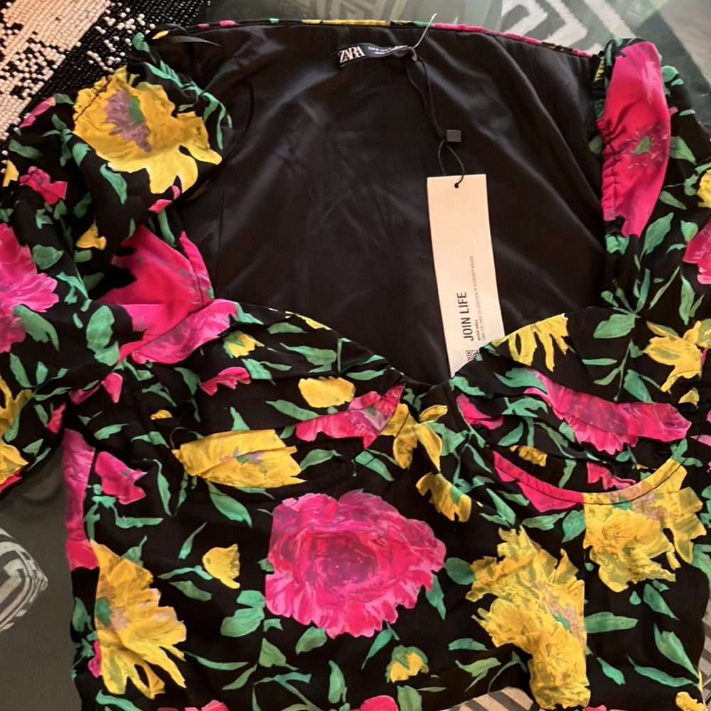 Super cute Zara floral crop top - Picture 4 of 7